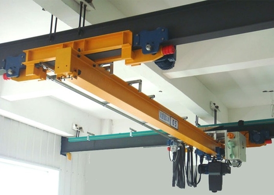 Kablosuz uzaktan kumandalı tek bantlı yukarı vinç 7.5-31.5m Aralık P18/P24/P38/P43/P50 Raylar Güvenliği