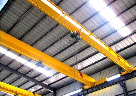 Kablosuz uzaktan kumandalı tek bantlı yukarı vinç 7.5-31.5m Aralık P18/P24/P38/P43/P50 Raylar Güvenliği