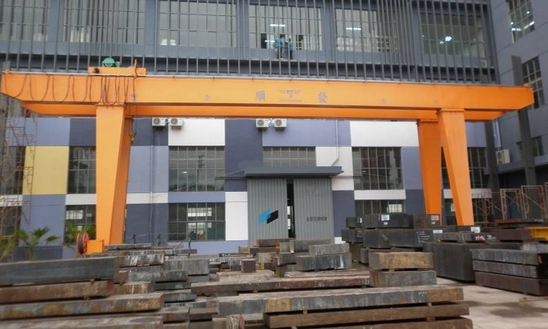 Ağır Görevli Çift Çubuklı Gantry Kiremit 10-75t kaldırma kapasitesi Schneider Motoru A5-A8 Çalışma Görevi